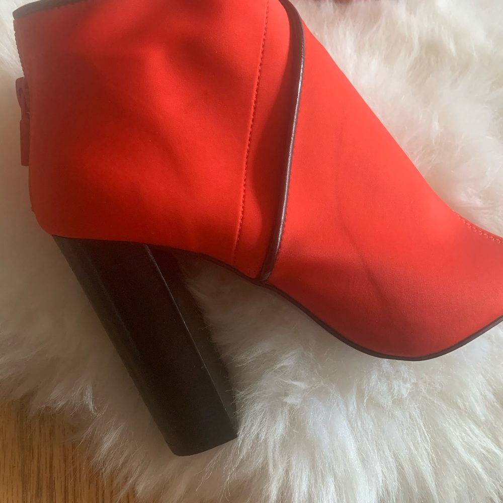 Open toe booties - Picture 2 of 6